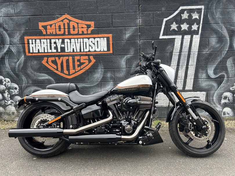 2016 CVO Breakout €19,999